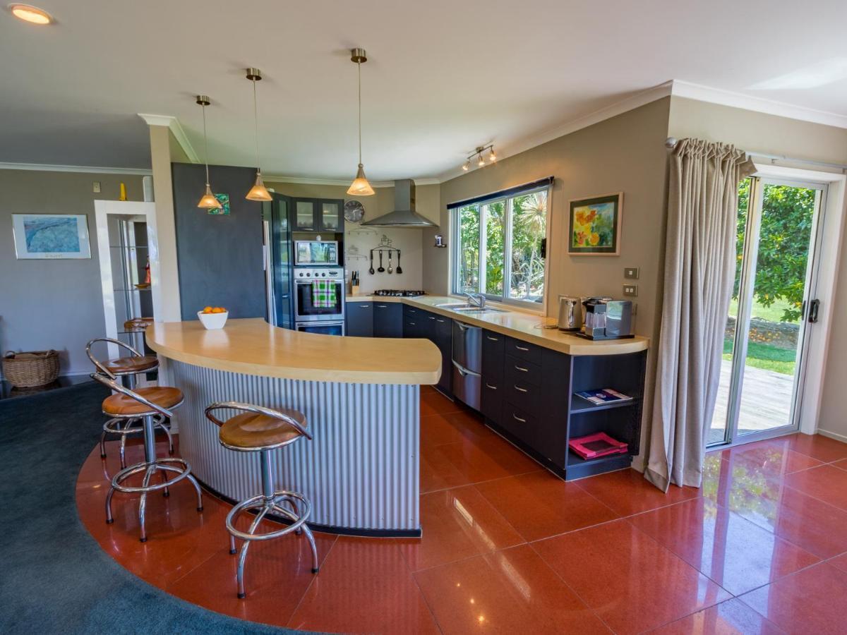 La Casa Al Mare - Golden Bay Beach House Tasman Екстериор снимка